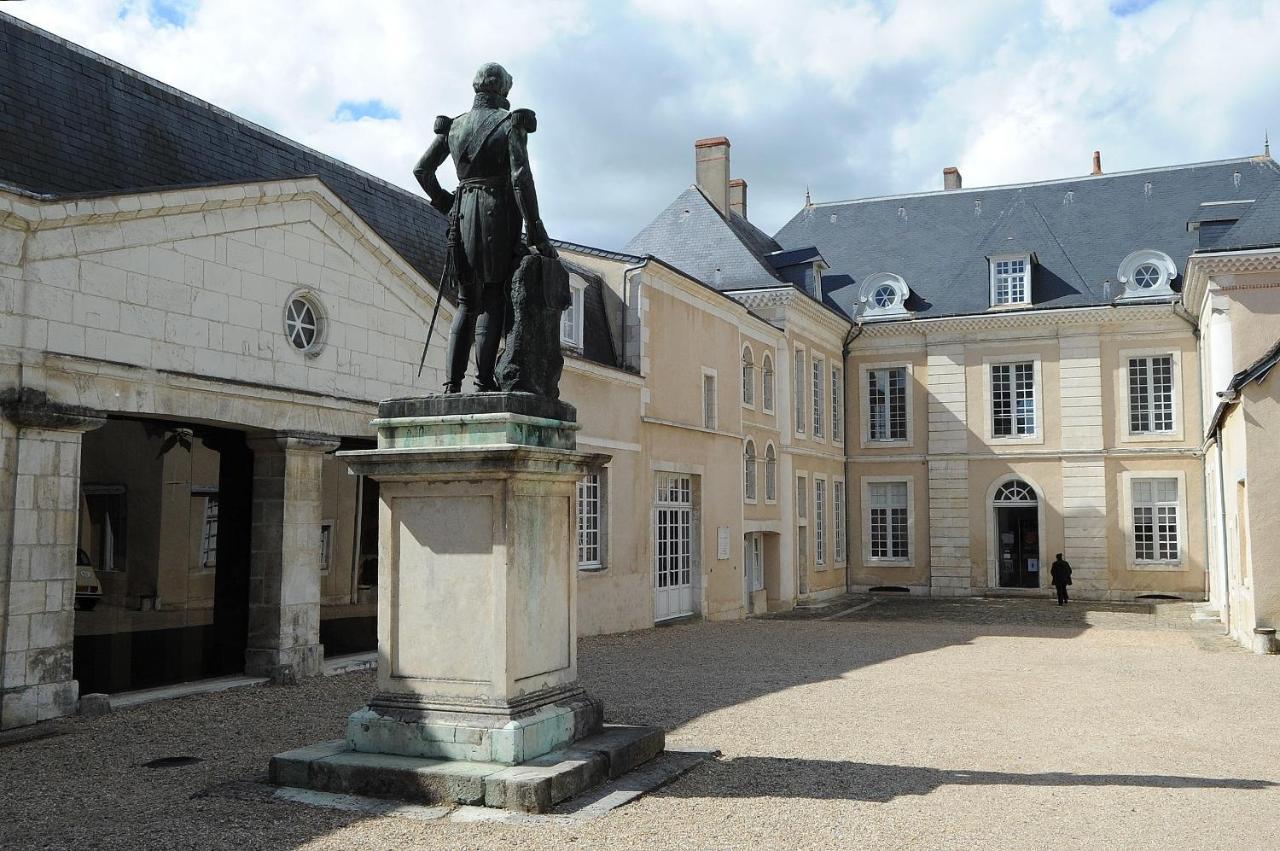 Maison D'Hotes De Charme - Au Lys Blanc Châteauroux 外观 照片